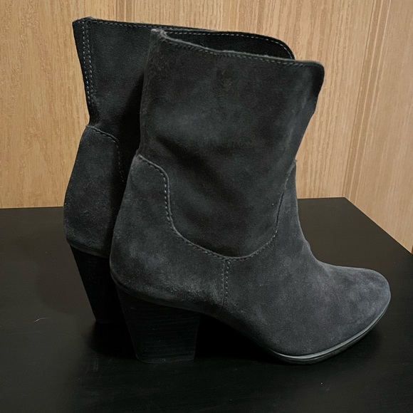 Blondo Fay Waterproof Ankle Boot Gray Suede - Picture 8 of 16
